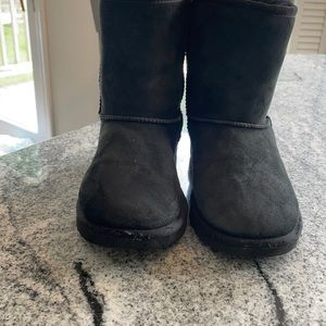 Black UGG BOOTS Girls Size 4